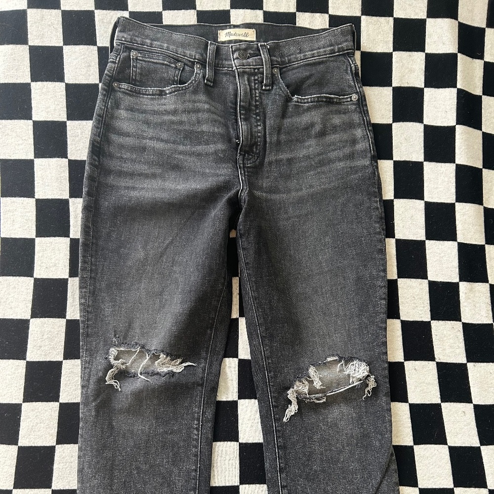 Madewell High Rise Mom Jean Distressed Detail 27P